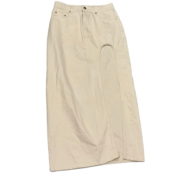 Bobbles & lace Off-Center Off-white Slit Maxi Skirt - Picture 1 of 6